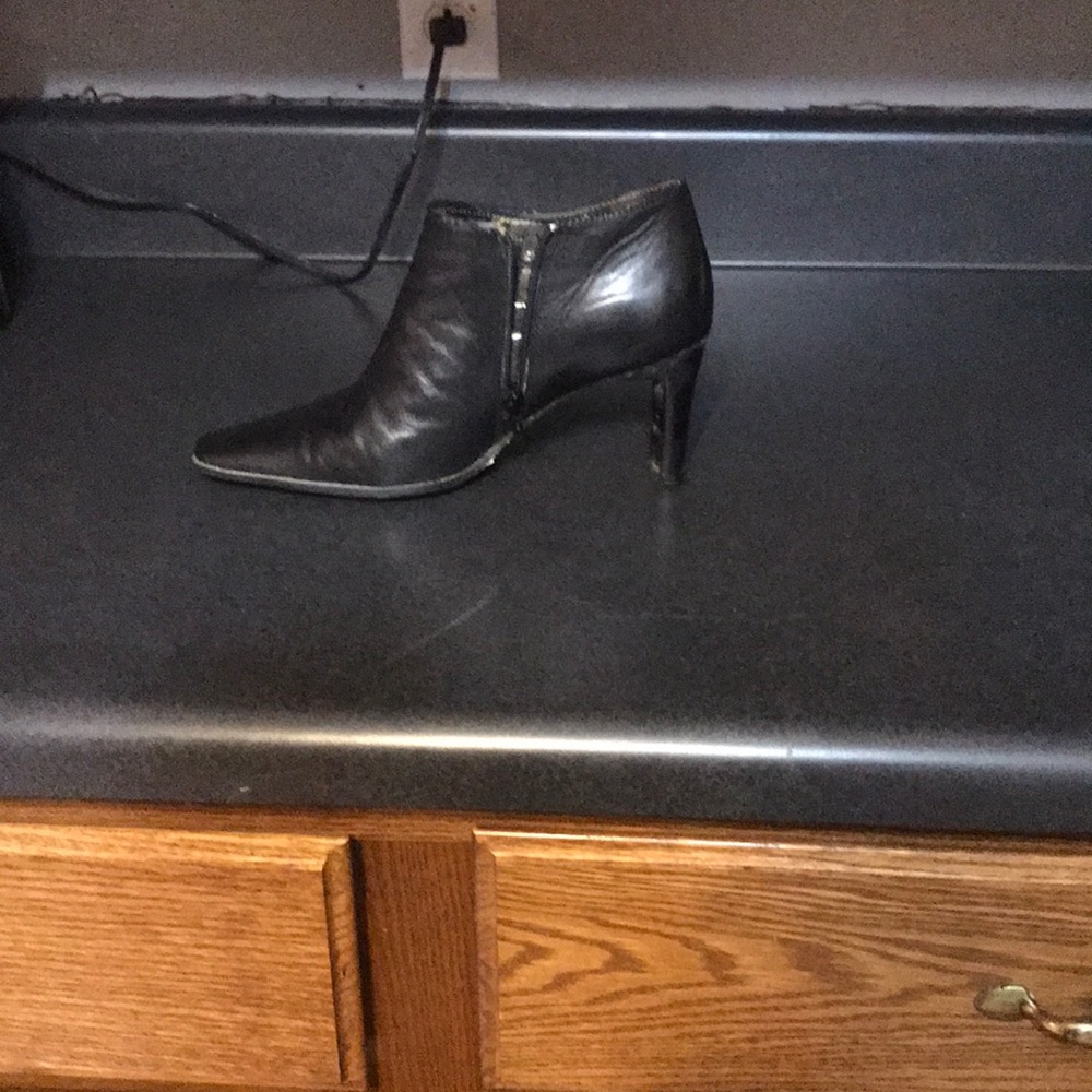 Black 3 inch shoes